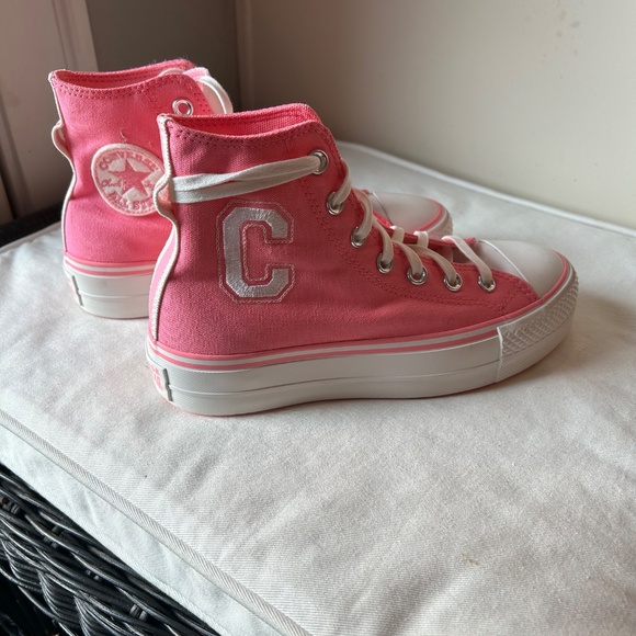 Used Pink Converse Chuck Taylor All Star Vintage - Size 4.5 - Picture 2 of 6